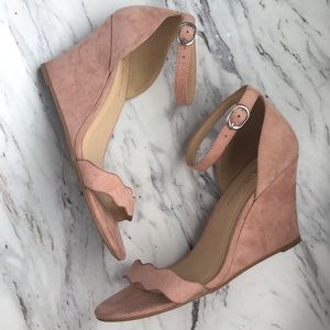 🍉 5 for $25 Sale! 🍉 
CHINESE LAUNDRY WEDGE